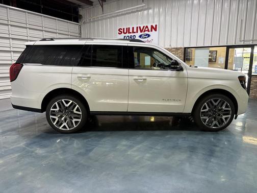 Star White Metallic Tri-Coat 2026 Ford Expedition Platinum