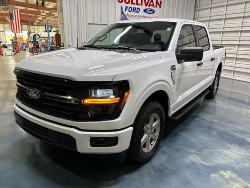 Oxford White 2026 Ford F-150 XLT