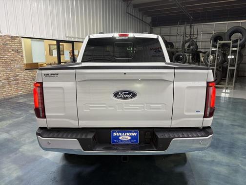 Star White Metallic Tri-Coat 2026 Ford F-150 Lariat