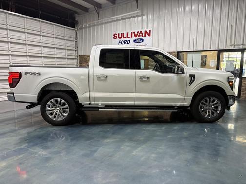 Star White Metallic Tri-Coat 2026 Ford F-150 Lariat