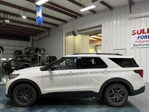 2025 Ford Explorer ST