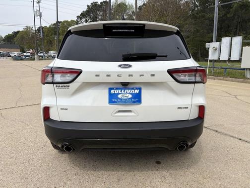 Star White Metallic Tri-Coat 2022 Ford Escape SE