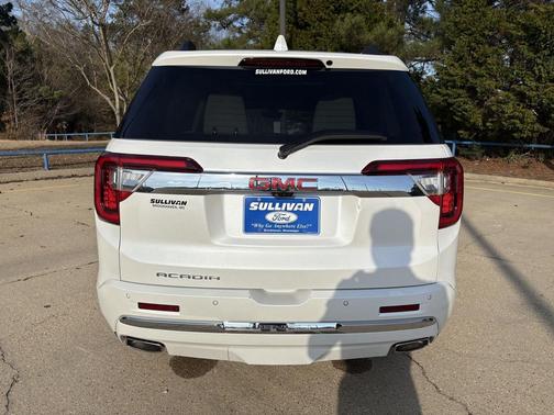 2022 GMC Acadia Denali