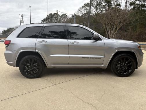 2021 Jeep Grand Cherokee Laredo