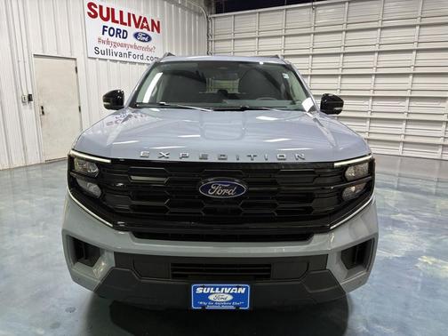 Glacier Gray Metallic Tri-Coat 2026 Ford Expedition Max Active 4x2