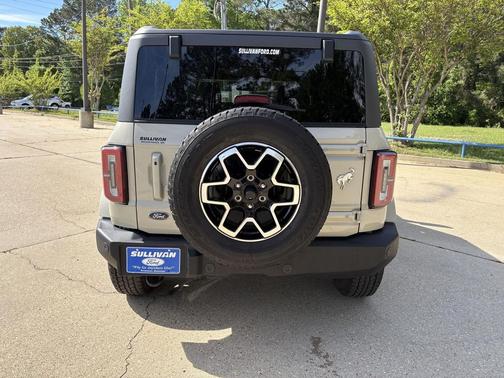 Desert Sand 2025 Ford Bronco Outer Banks