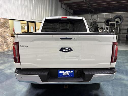 Star White Metallic Tri-Coat 2024 Ford F-150 Lariat