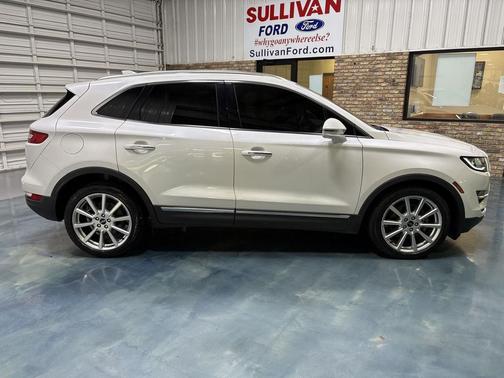 White Platinum Metallic Tri-Coat 2019 Lincoln MKC Reserve