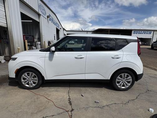 Snow White Pearl 2020 Kia Soul LX