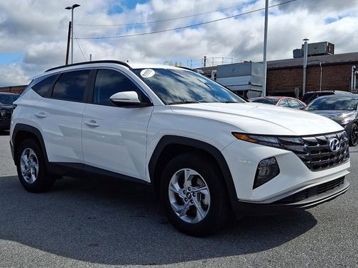 White 2023 Hyundai TUCSON SEL