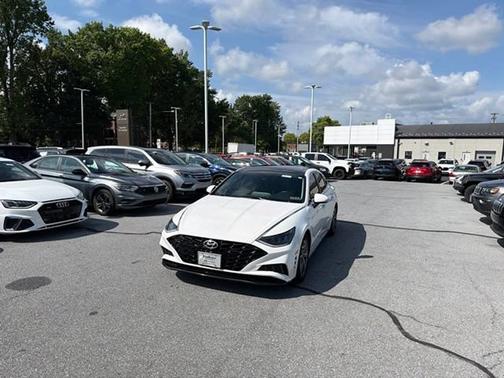 White 2022 Hyundai SONATA SEL