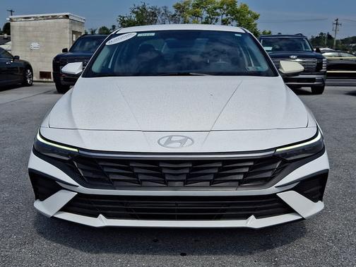 White 2024 Hyundai ELANTRA SEL