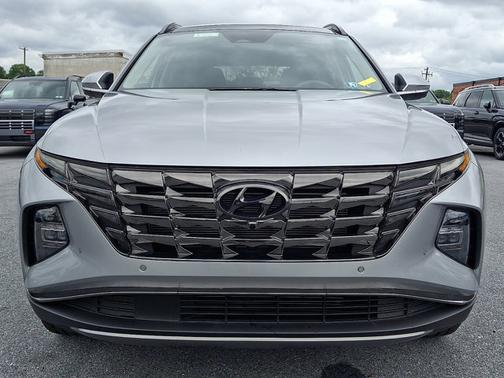Silver 2022 Hyundai TUCSON Limited