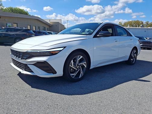 2025 Hyundai ELANTRA HEV SEL Sport