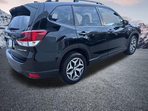 2022 Subaru Forester Premium