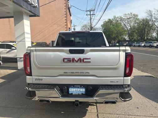 2022 GMC Sierra 1500 SLT