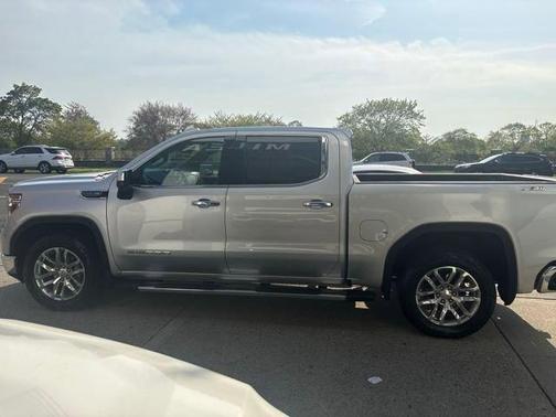 2022 GMC Sierra 1500 SLT