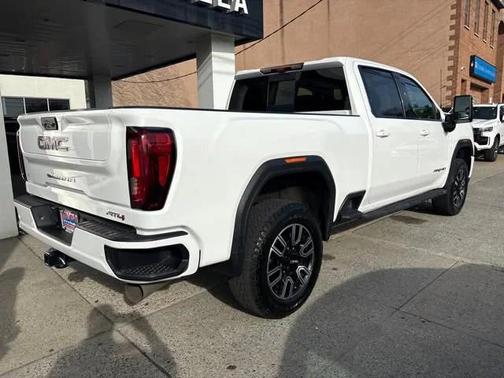 2023 GMC Sierra 2500 AT4