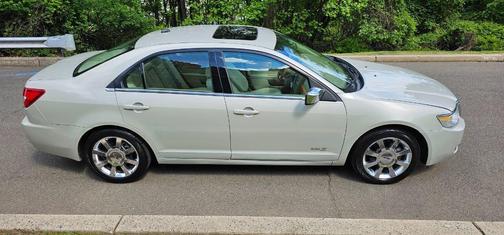 Off White 2007 Lincoln MKZ Base