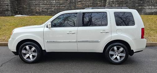 White Diamond Pearl 2012 Honda Pilot Touring
