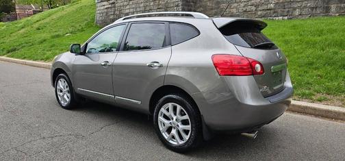 Gray 2011 Nissan Rogue SV
