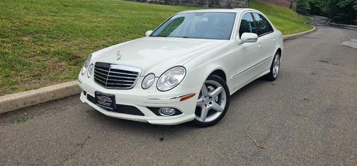 Arctic White 2009 Mercedes-Benz E-Class 4MATIC