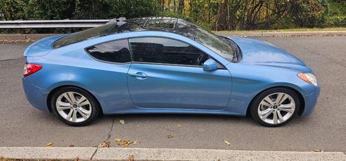 2010 Hyundai Genesis Coupe 2.0T Premium