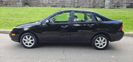 2005 Ford Focus ZX4 SE