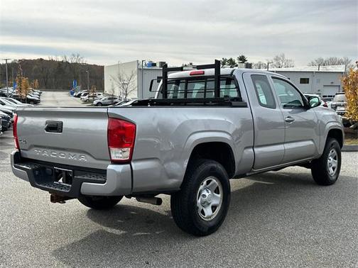 2017 Toyota Tacoma SR