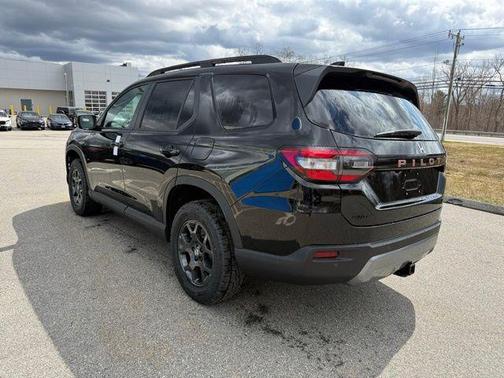 Crystal Black Pearl 2026 Honda Pilot TrailSport