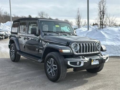 2024 Jeep Wrangler 4-Door Sahara 4x4