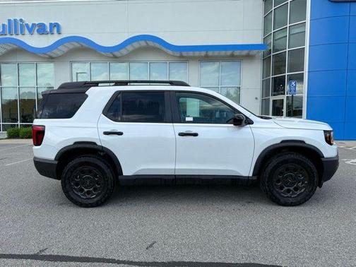 Platinum White Pearl 2026 Honda Passport AWD TrailSport Blackout