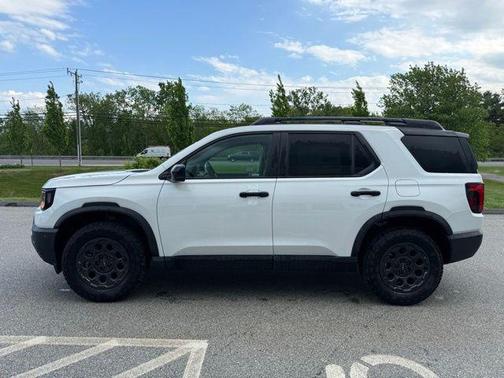 Platinum White Pearl 2026 Honda Passport AWD TrailSport Blackout
