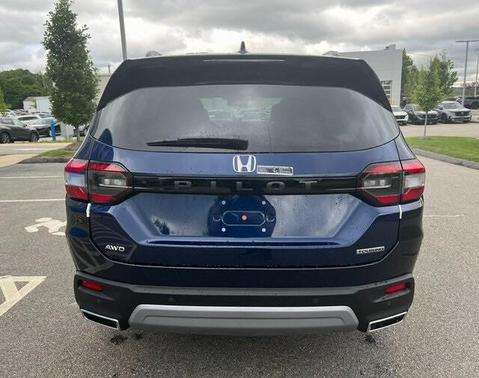 2025 Honda Pilot Touring 8-Passenger