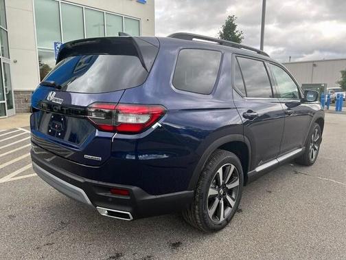 2025 Honda Pilot Touring 8-Passenger