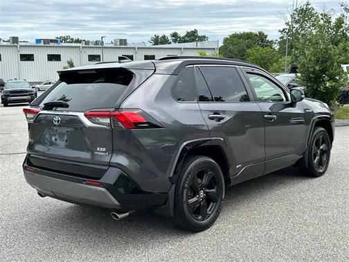 2020 Toyota RAV4 Hybrid SE