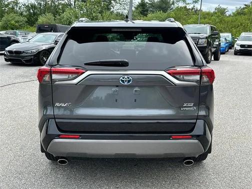 2020 Toyota RAV4 Hybrid SE
