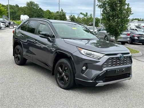 2020 Toyota RAV4 Hybrid SE