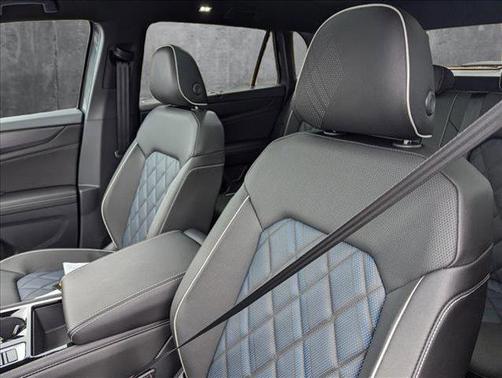 2025 Volkswagen Atlas Cross Sport 2.0T SEL Premium