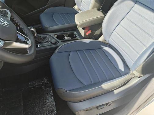 2025 Volkswagen Taos 1.5T SEL