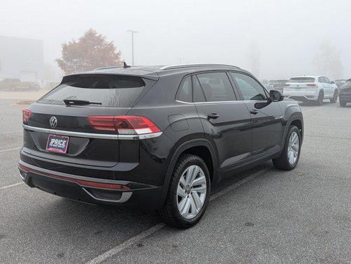 2022 Volkswagen Atlas Cross Sport 2.0T SE w/Technology