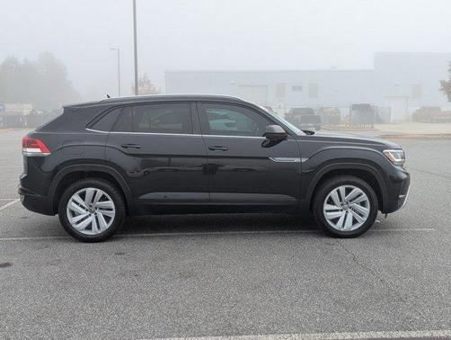 2022 Volkswagen Atlas Cross Sport 2.0T SE w/Technology