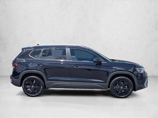 Deep Black Pearl 2026 Volkswagen Taos SE