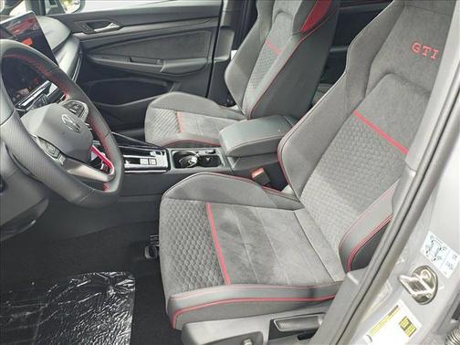 2025 Volkswagen Golf GTI 2.0T SE DSG
