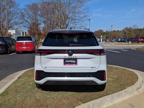 2026 Volkswagen Tiguan 2.0T SE R-Line Black 4MOTION