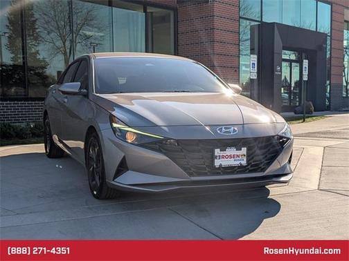 2023 Hyundai ELANTRA SEL