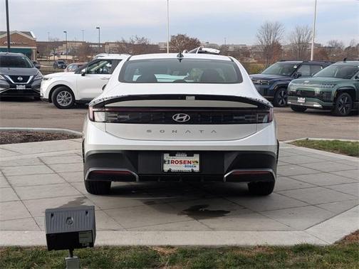 2025 Hyundai SONATA SE