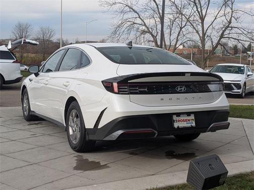 2025 Hyundai SONATA SE