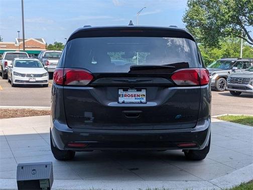 2020 Chrysler Pacifica Hybrid Limited