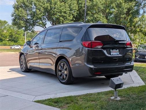 2020 Chrysler Pacifica Hybrid Limited